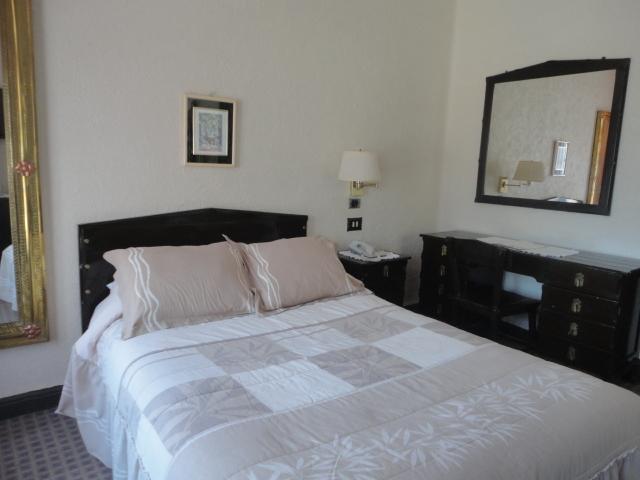 Hotel Royal Spa Zimapan Bilik gambar